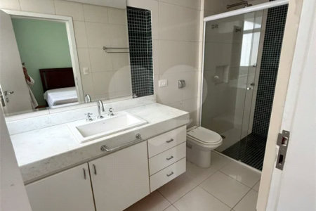 Triplex à venda ou para alugar com 3 suítes em Vila Suzana, São Paulo, SP