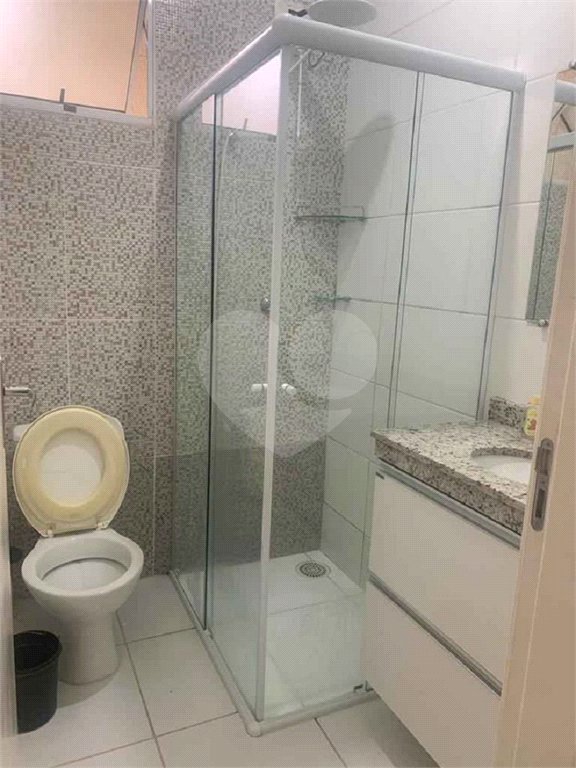 Casa térrea no Condomínio Bosque dos Jatobás.