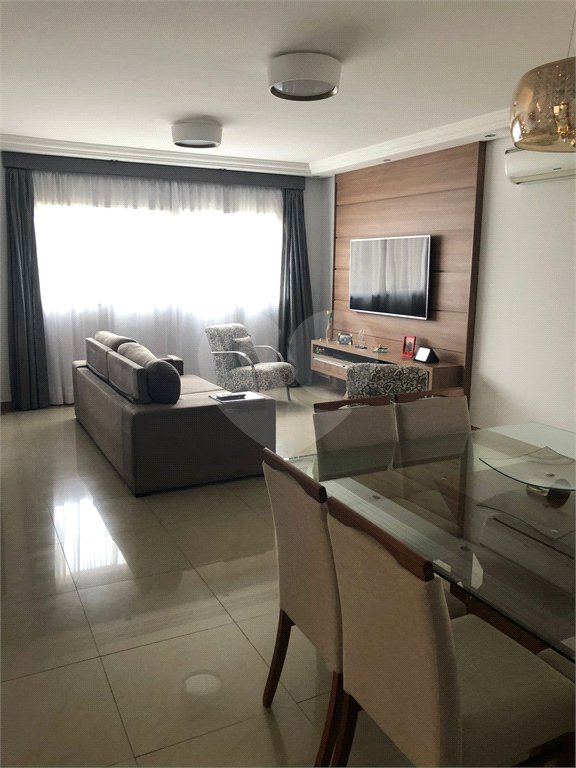 Casa à venda com 3 quartos, sendo 1 suíte, no condomínio Fiorella, Valinhos - SP
