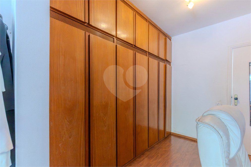 Sobrado à venda com 4 quartos, sendo 2 suítes, em Jardim Prudência, São Paulo, SP