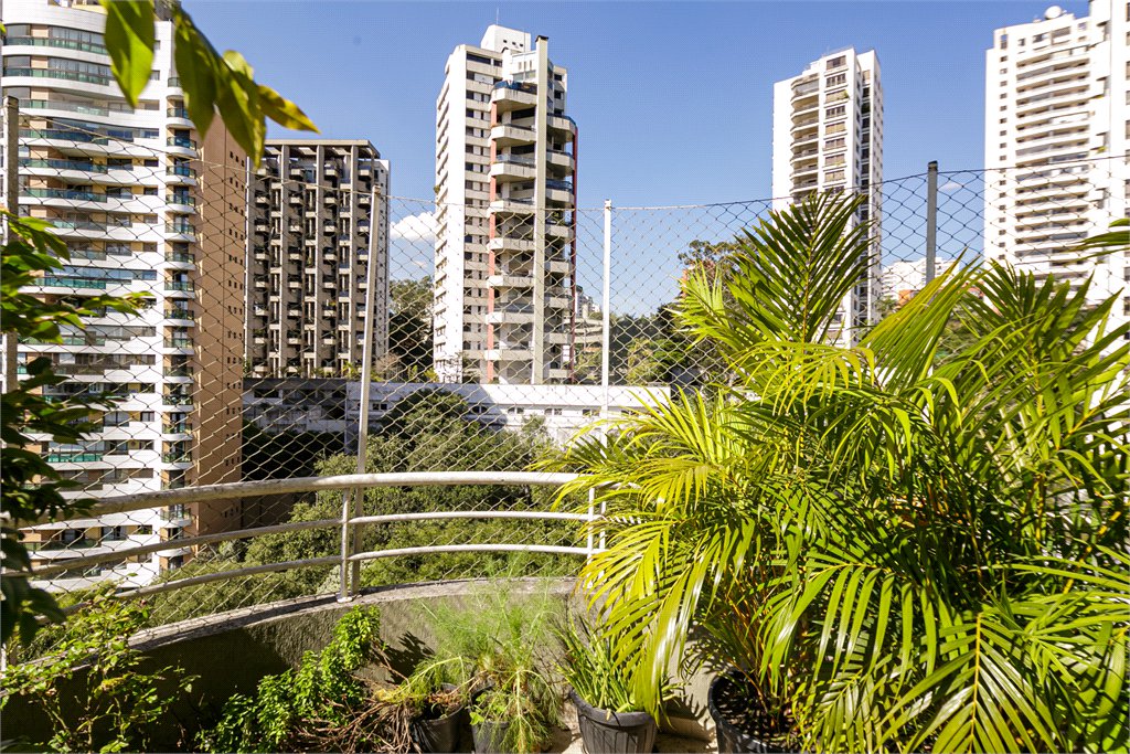 Apartamento à venda com 3 suítes em Morumbi, São Paulo, SP