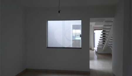 Sobrado à venda com 3 quartos, sendo 1 suíte,  em Tremembé, São Paulo, SP