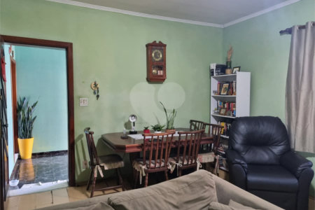 Casa à venda com 4 quartos, sendo 1 suíte,  em Jardim Guarujá, Sorocaba, SP