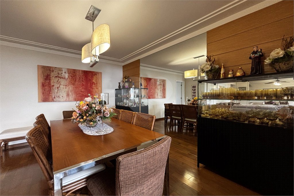 Apartamento para alugar com 3 suítes em Vila Romana, São Paulo, SP