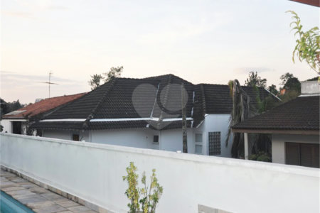 Sobrado à venda com 4 quartos, sendo 2 suítes,  em Alto da Boa Vista, São Paulo, SP