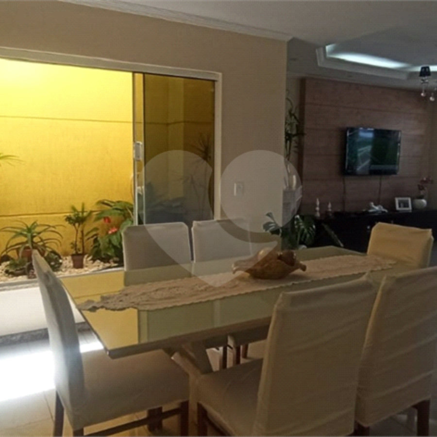 Sobrado à venda com 3 suítes em Vila Mazzei, São Paulo, SP