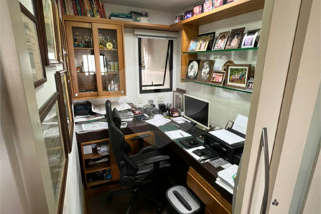 Apartamento à venda com 2 suítes em Campo Belo, São Paulo, SP