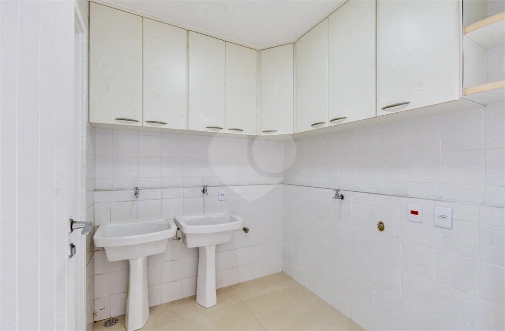 Casa de condomínio 4 suítes a venda no Alto da Boa Vista
