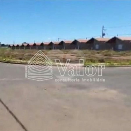 Terreno com 179,17 m² de área total.