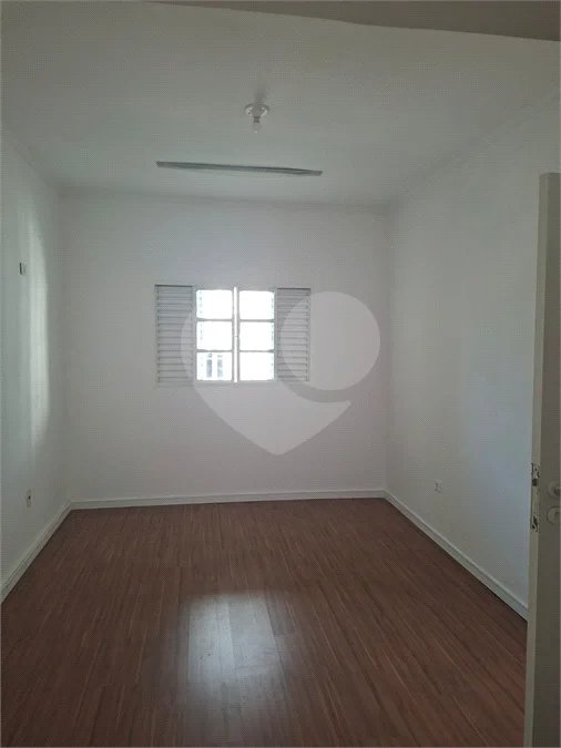 Indaiatuba- Sp - Centro - Casa terrea - finalidade comercial ou residencial - Terreno 181,01 - construido 99,94 - Venda - R$ 830.000,00 - Locação - R$ 3.900,00- IPTU - R$ 256,78 - 03 salas - Hall de entrada amplo - Cozinha. com armário - Banheiro. - Quintal. - Ótima localização, próximo a restauran