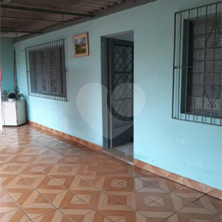 Casa térrea com amplo terreno