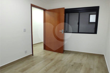 Sobrado à venda na Vila Carrão, 3 quartos (1 suíte)