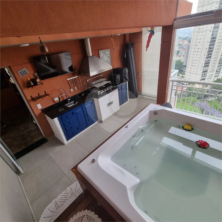 Apartamento em cobertura na Vila Prudente com 2 dormitórios, 1 suíte, 2 sacadas e hidromassagem.