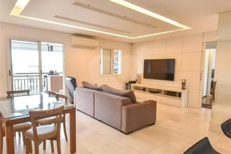 Apartamento no Ipiranga de 94m2 com 2 dorms, 1 suíte, 3 banheiros, 2 vagas. Estuda permuta.