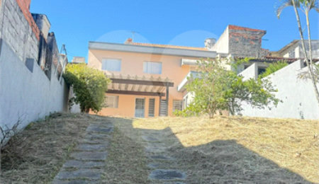 Casa à venda com 4 quartos, sendo 1 suíte,  em Vila Natal, Mogi das Cruzes, SP