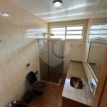 Casa à Venda no Bosque da Saúde com 271m², 3 Dormitórios, 1 Suíte e 4 Vagas