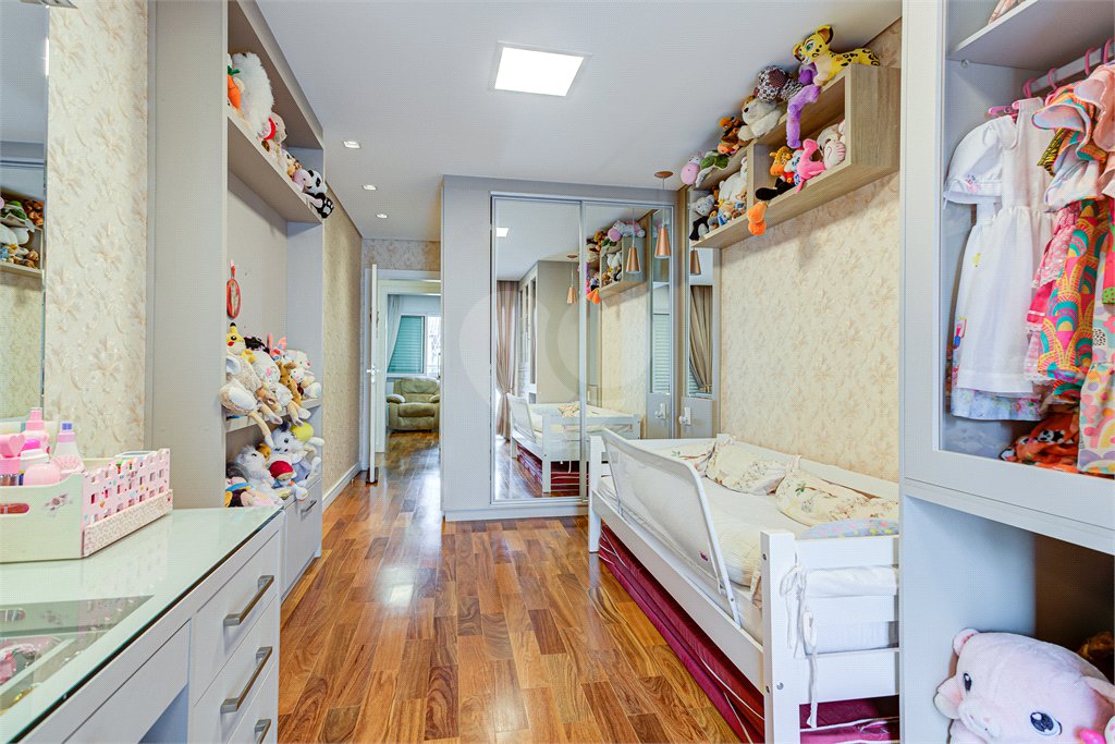 Casa à venda com 4 quartos, sendo 2 suítes, no condomínio Residencial Terras Altas, São Paulo - SP