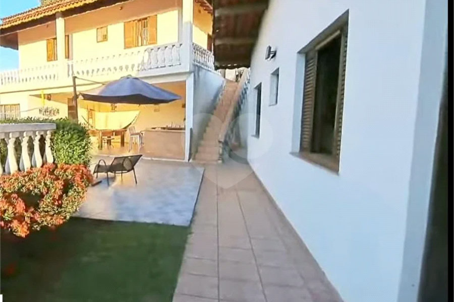 Belíssima casa com 04 dormitórios em Itanhaém