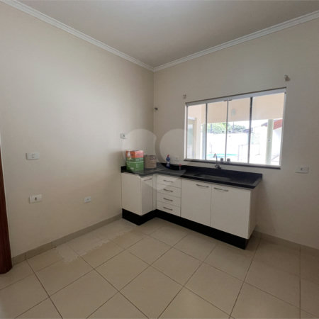 Casa à venda com 3 quartos, sendo 1 suíte,  em Jardim Primaveril, Três Lagoas, MS