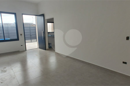 Casa Térrea à venda com 3 quartos, sendo 1 suíte,  em Nova Cerejeira, Atibaia, SP