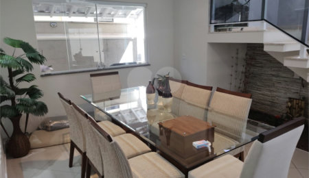 Casa à venda com 4 quartos, sendo 2 suítes,  no condomínio Residencial Jardim das Palmeiras, Vinhedo - SP