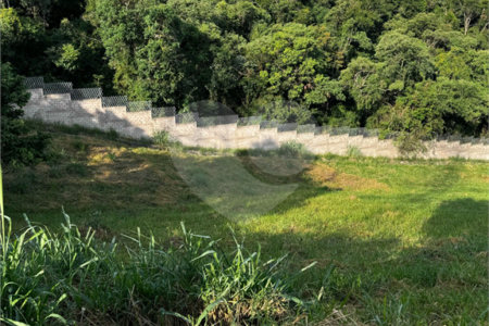 Terreno à venda com 1 suíte no condomínio Residencial Campo de Toscana, Vinhedo - SP