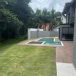 Casa à venda com 4 suítes no condomínio Figueira Garden, Atibaia - SP