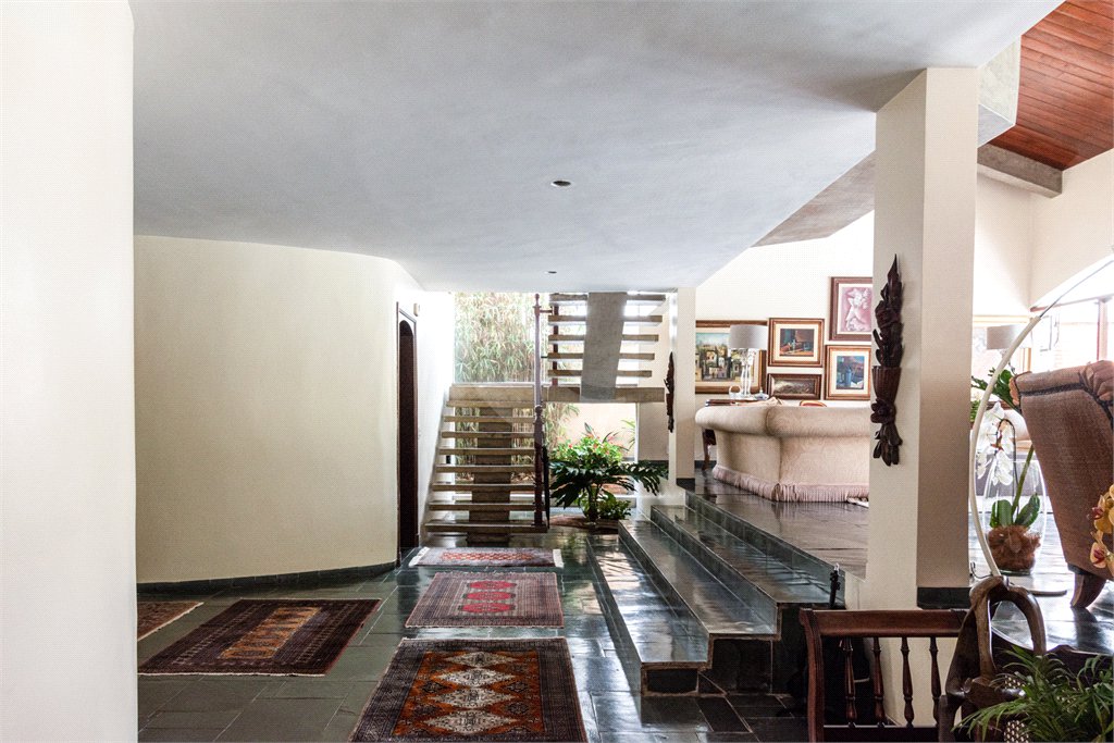 Casa de Vila à venda ou para alugar com 5 suítes em Jardim dos Estados, São Paulo, SP