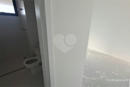 Apartamento à venda com 3 suítes em Moema, São Paulo, SP