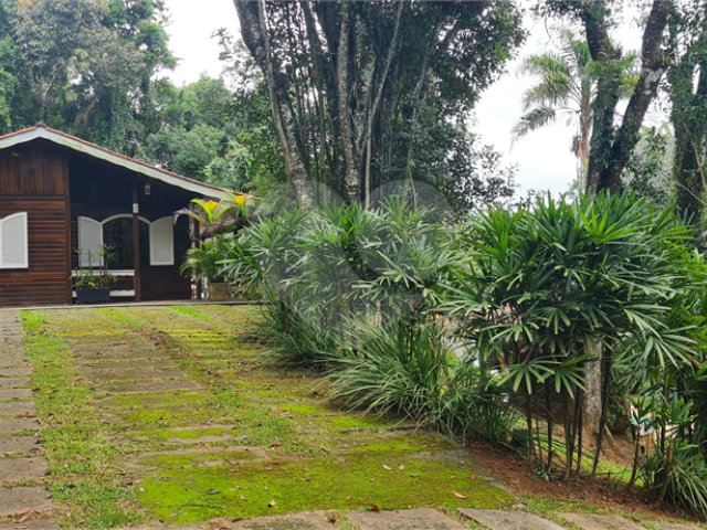 Casa à venda com 3 quartos, sendo 1 suíte,  no condomínio Alpes da Cantareira, Mairiporã - SP