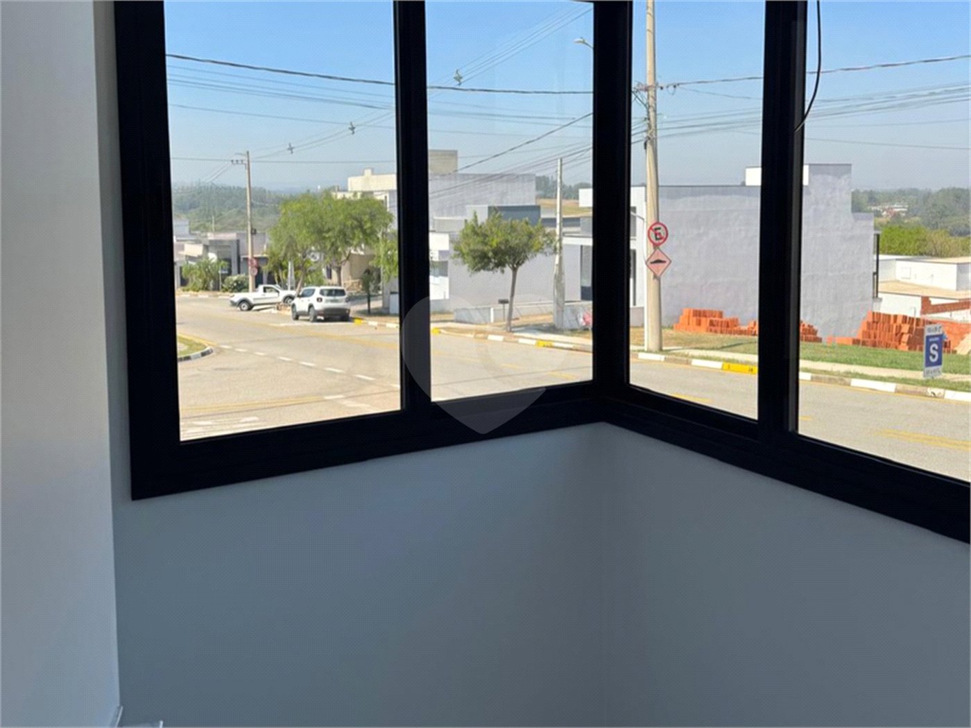 Casa à venda com 3 quartos, sendo 1 suíte, no condomínio Terras de São Francisco, Sorocaba - SP