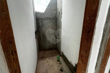 Casa à venda com 3 quartos, sendo 1 suíte, no condomínio Lago dos Ipês, Itapetininga - SP