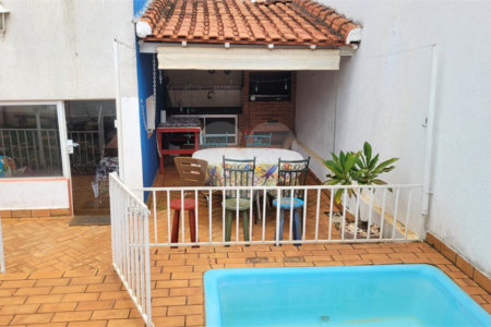 Casa com 4 dormitórios sendo 1 suíte a venda no bairro Samambaia