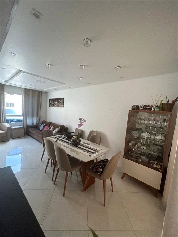 Casa à venda com 3 quartos, sendo 1 suíte, no condomínio Vila das Cores, São Paulo - SP