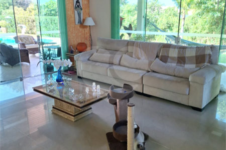 Casa à venda com 4 suítes no condomínio Bougainville, Peruíbe - SP