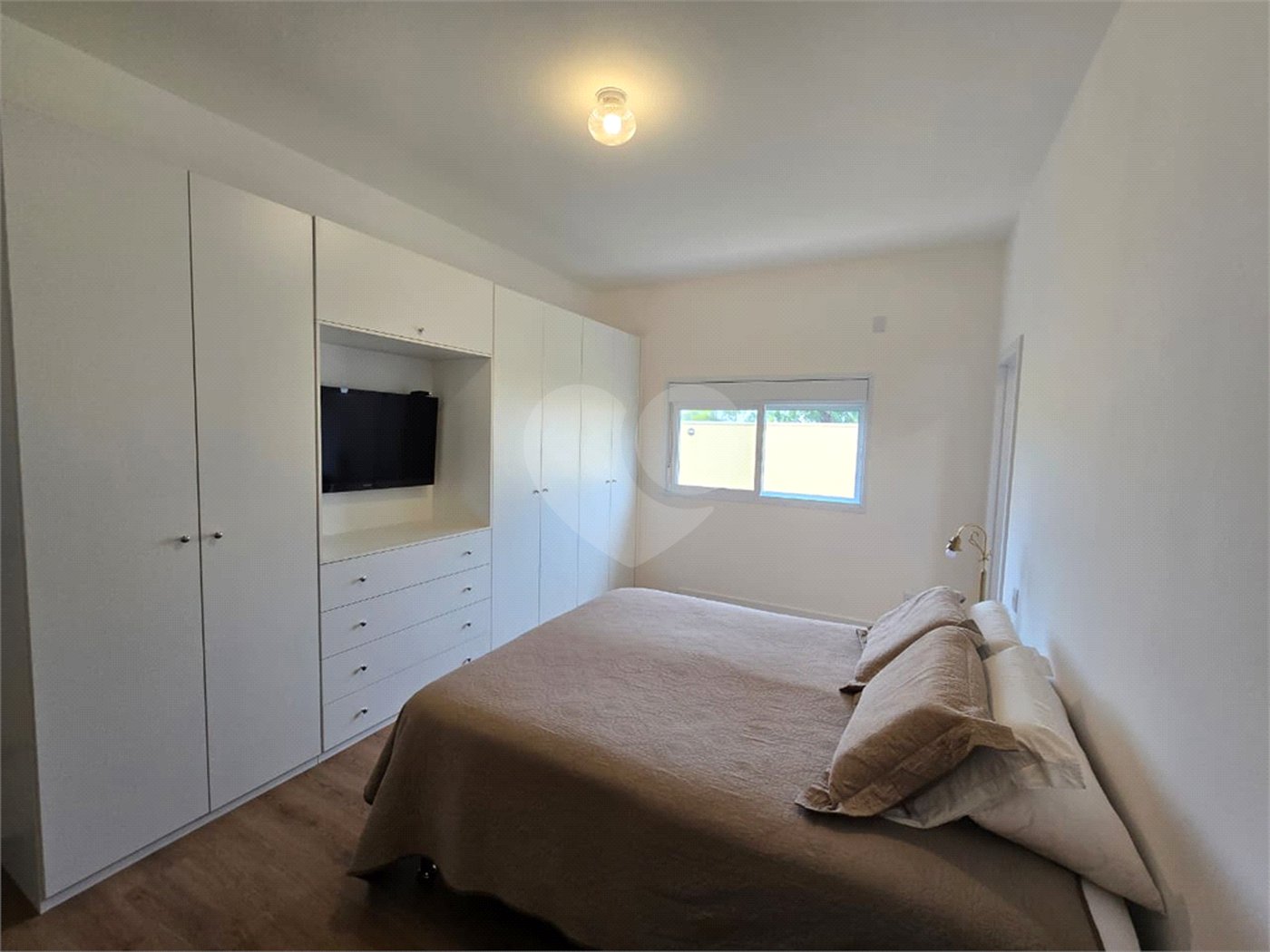 Casa à venda com 3 quartos, sendo 1 suíte,  no condomínio Golden Ville, Itapetininga - SP