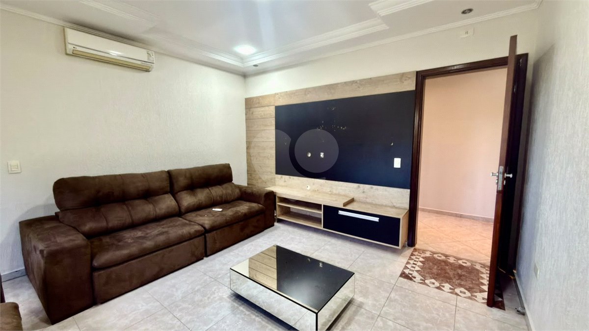 Casa à venda com 4 suítes no condomínio Parque Village Castelo, Itu - SP