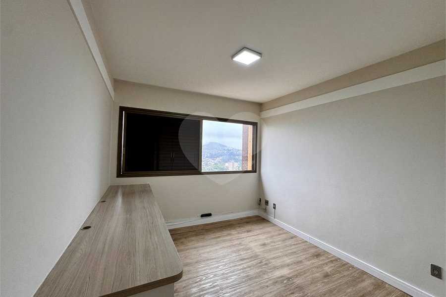 Apartamento à venda com 4 quartos, sendo 1 suíte,  em Horto Florestal, São Paulo, SP