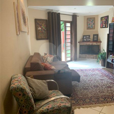 Casa à venda com 4 quartos, sendo 1 suíte, em Loteamento Shangrilá, Valinhos, SP