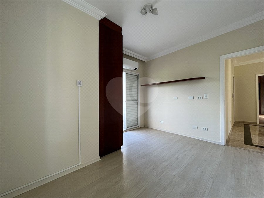 Casa para alugar com 4 quartos, sendo 2 suítes, no condomínio Porto Fino, São Paulo - SP