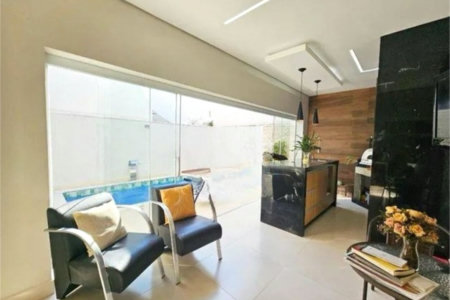 Casa à venda com 3 quartos, sendo 1 suíte, no condomínio Horto Florestal III, Sorocaba - SP