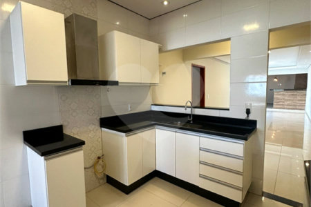 Casa à venda com 3 quartos, sendo 1 suíte,  em Jardim Estoril, Ponta Porã, MS
