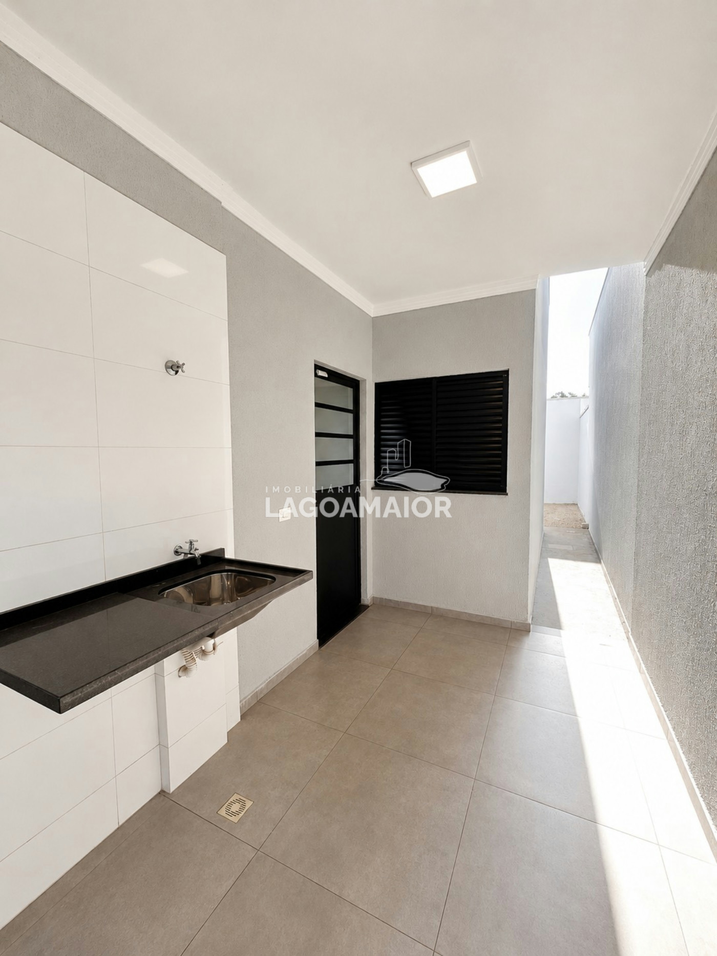 Casa à venda com 2 quartos no condomínio Alto do Capivari, Três Lagoas - MS