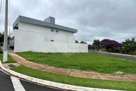 Lote de esquina à venda no Condomínio Faixa Azul
