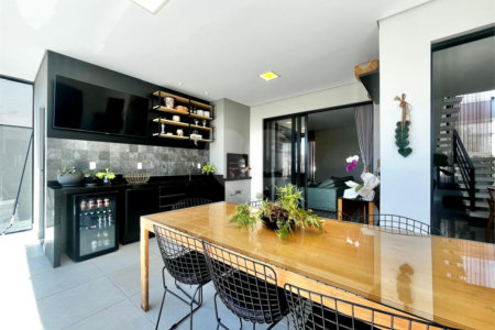 Casa à venda com 3 suítes em Vila Popular, Itapetininga, SP