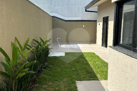 Casa à venda com 3 quartos, sendo 1 suíte, no condomínio Lagos D Icaraí, Salto - SP