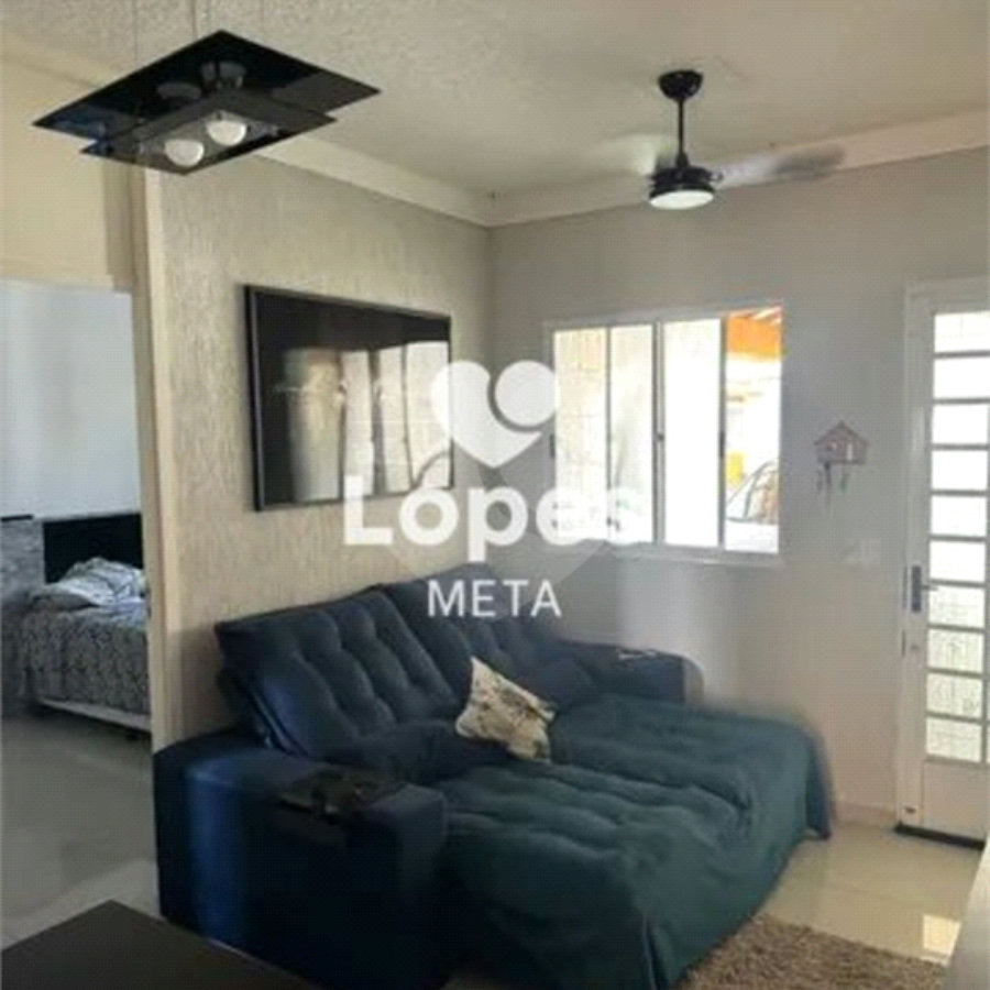 Casa à venda com 2 quartos, sendo 1 suíte, no condomínio Residencial Casa Bella, Jacareí - SP