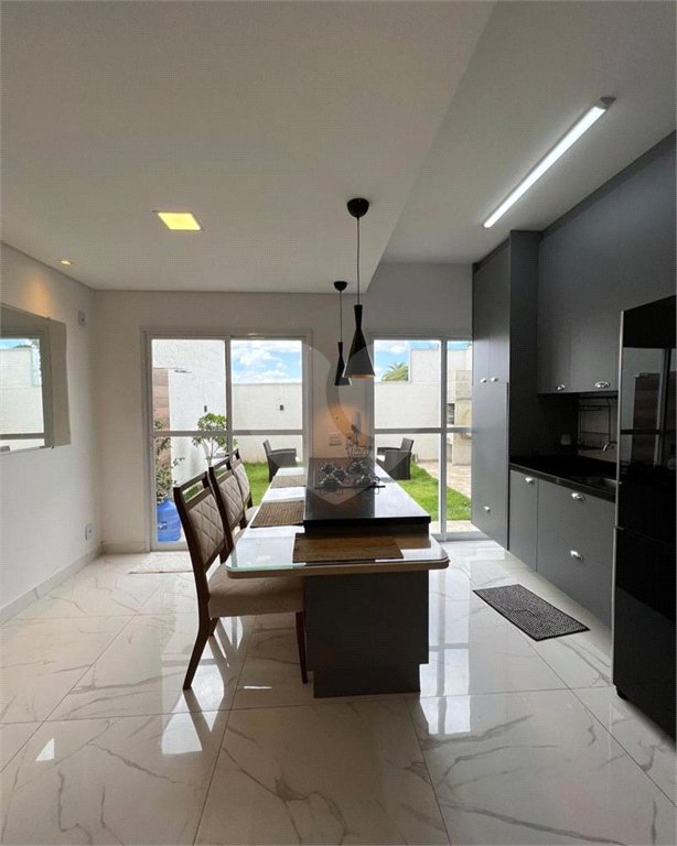 Casa à venda com 3 quartos, sendo 1 suíte, no condomínio Reserva Urbanova, São José dos Campos - SP