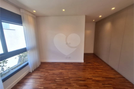 Casa à venda ou para alugar com 3 suítes no condomínio Boulevard Ibirapuera, São Paulo - SP