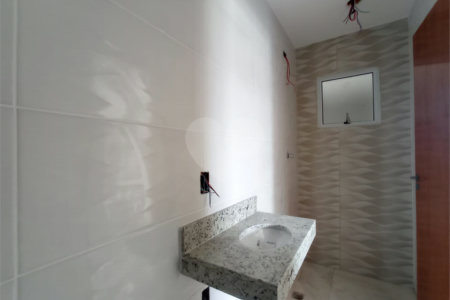 Casa à venda com 2 quartos no condomínio Regina, São Paulo - SP